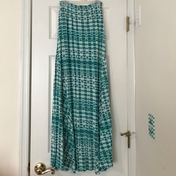 RVCA Dresses & Skirts - RVCA Maxi Skirt