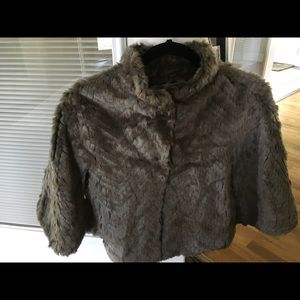 Faux fur capelet