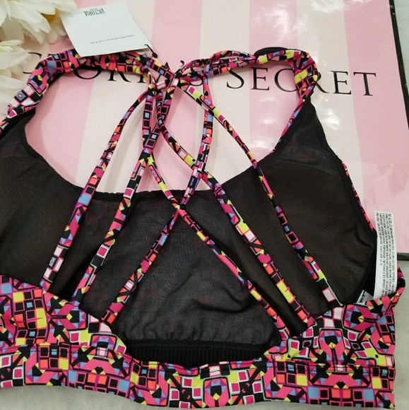 *PADDED* NWT Victoria's Secret Sports Bra - Picture 3 of 4