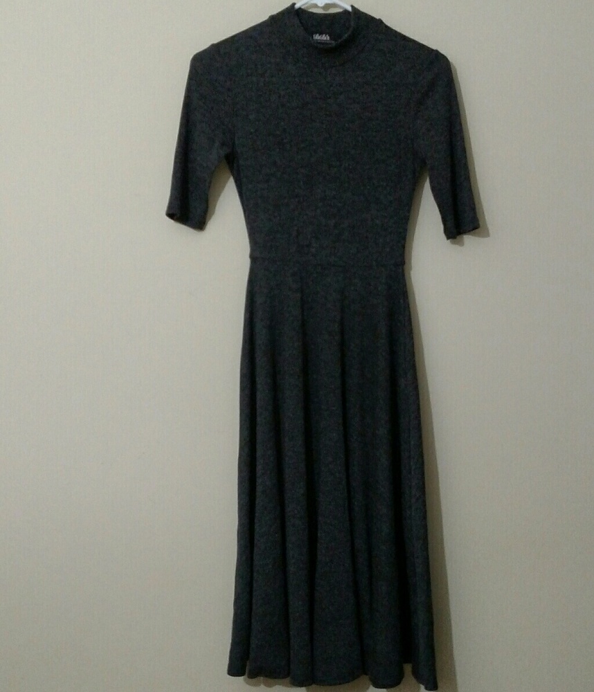 Lulu's grey midi dress