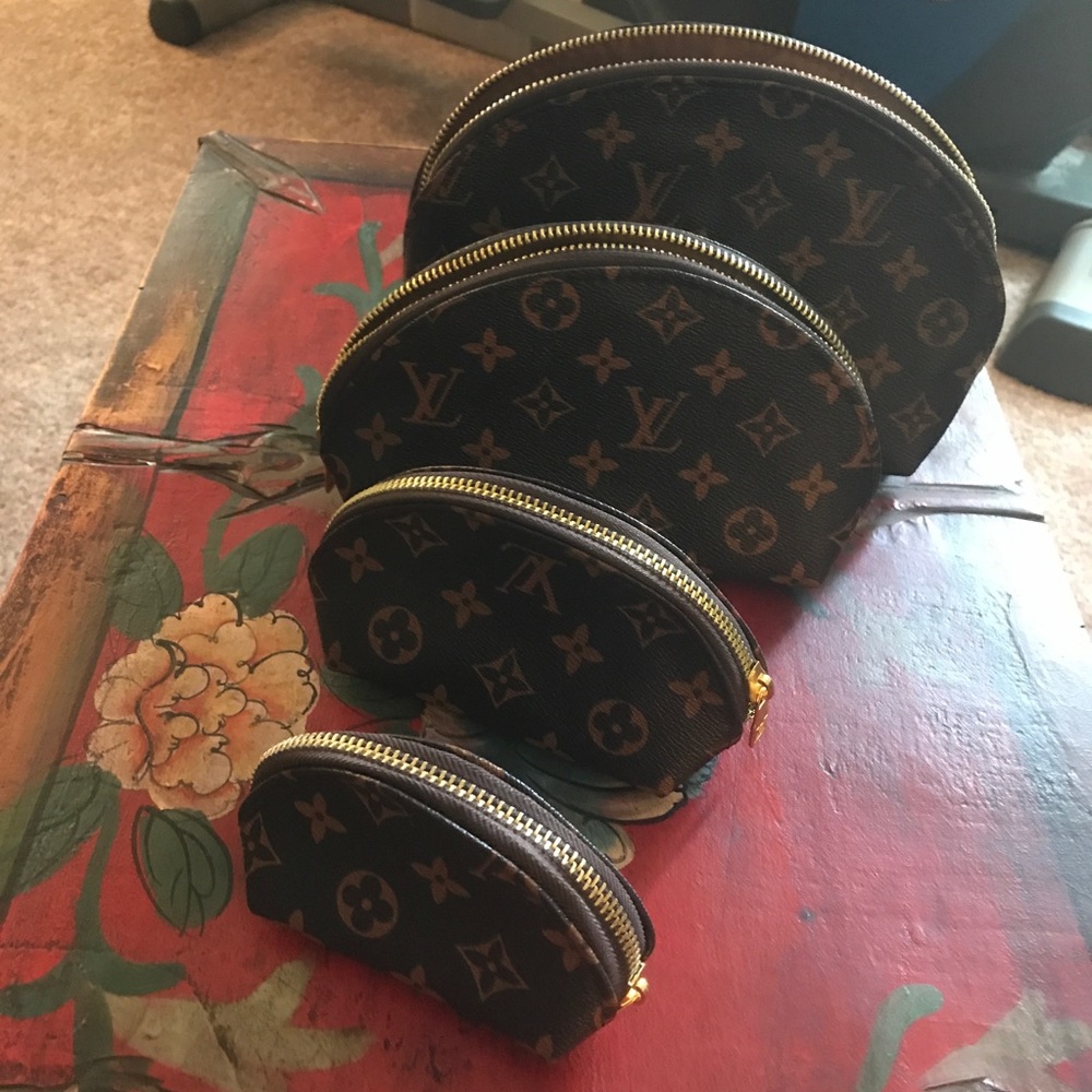 Cosmetic bag