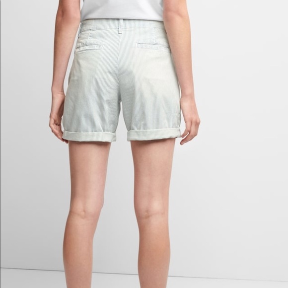 Gap Pinstriped Shorts - Picture 2 of 7