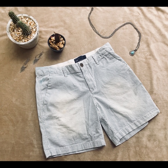 Gap Pinstriped Shorts - Picture 4 of 7