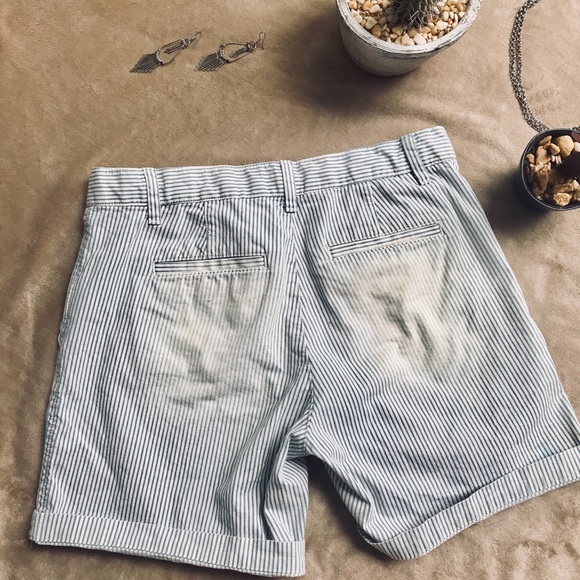 Gap Pinstriped Shorts - Picture 6 of 7