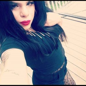 Meet your Posher, Adriel