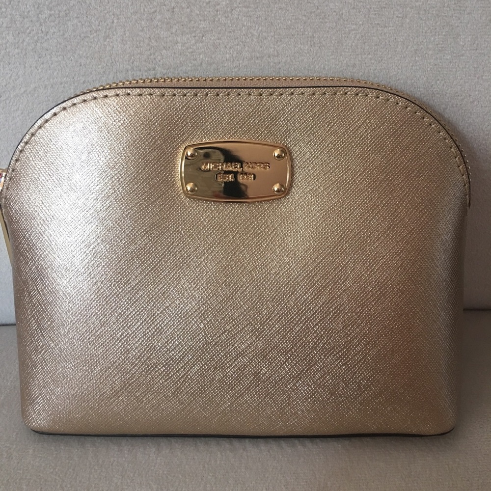 Micheal Kors new toiletry bag.