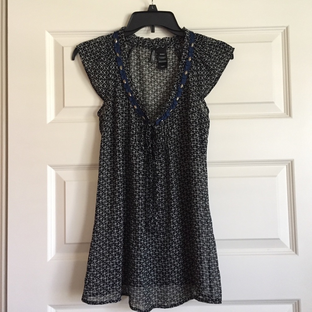 Bisou Bisou sheer blouse
