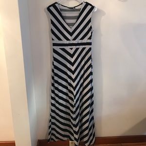 **BOGO** Apt. 9 Maxi Dress Chevron Size MP
