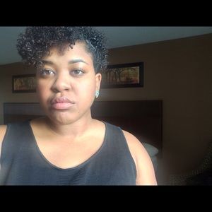 Meet your Posher, Alyssa