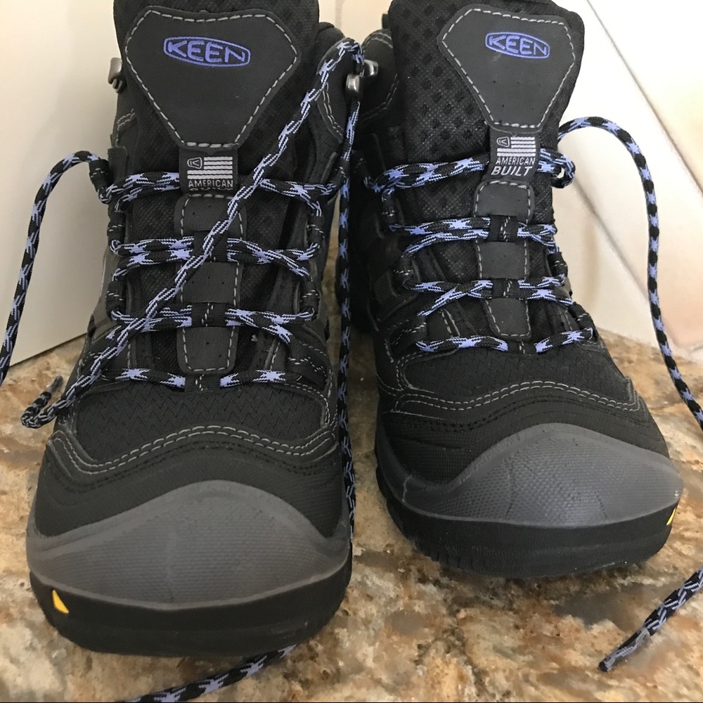 Keen Logan Mid WP Hiking Boots ~ Size 6