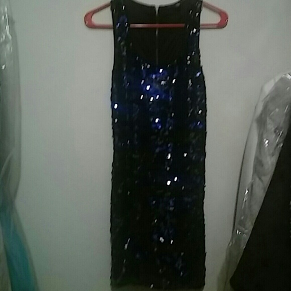 Dress - Picture 4 of 4