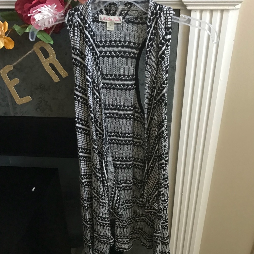 Racer Back Black and White Vest