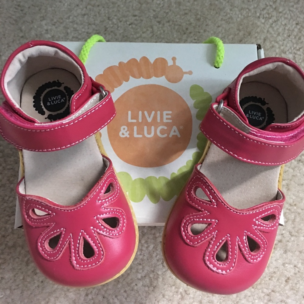 Livie & Luca new in box pink classic shoes size 7