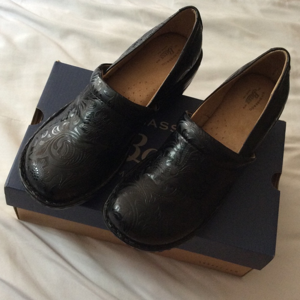 ✨👞NEW!! Bass Sheena Clogs!!👞✨