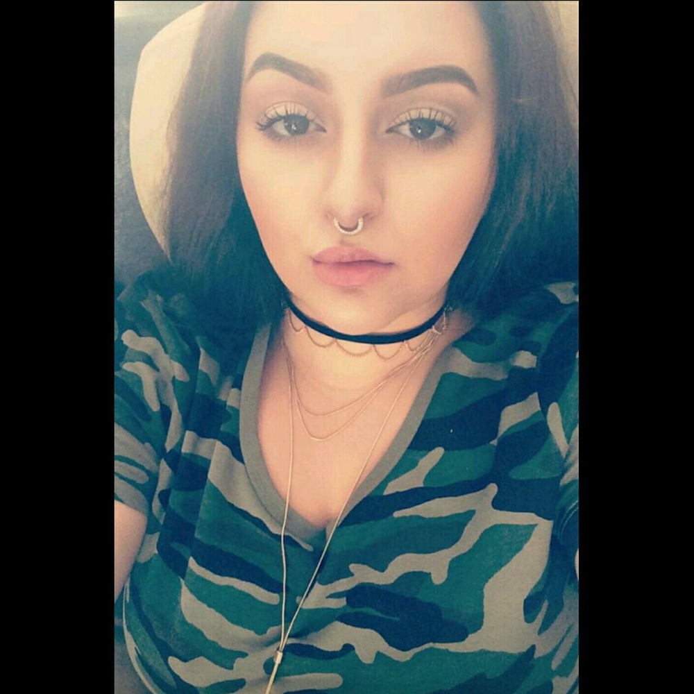 Meet your Posher, Marina