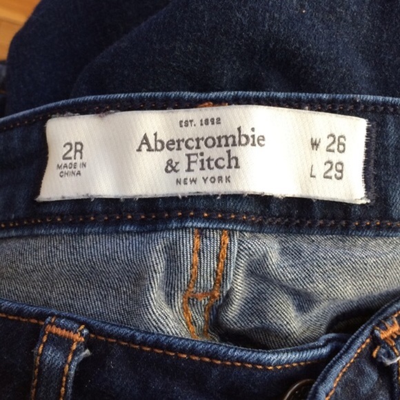 Dark wash Abercrombie and Fitch jeans - Picture 2 of 3