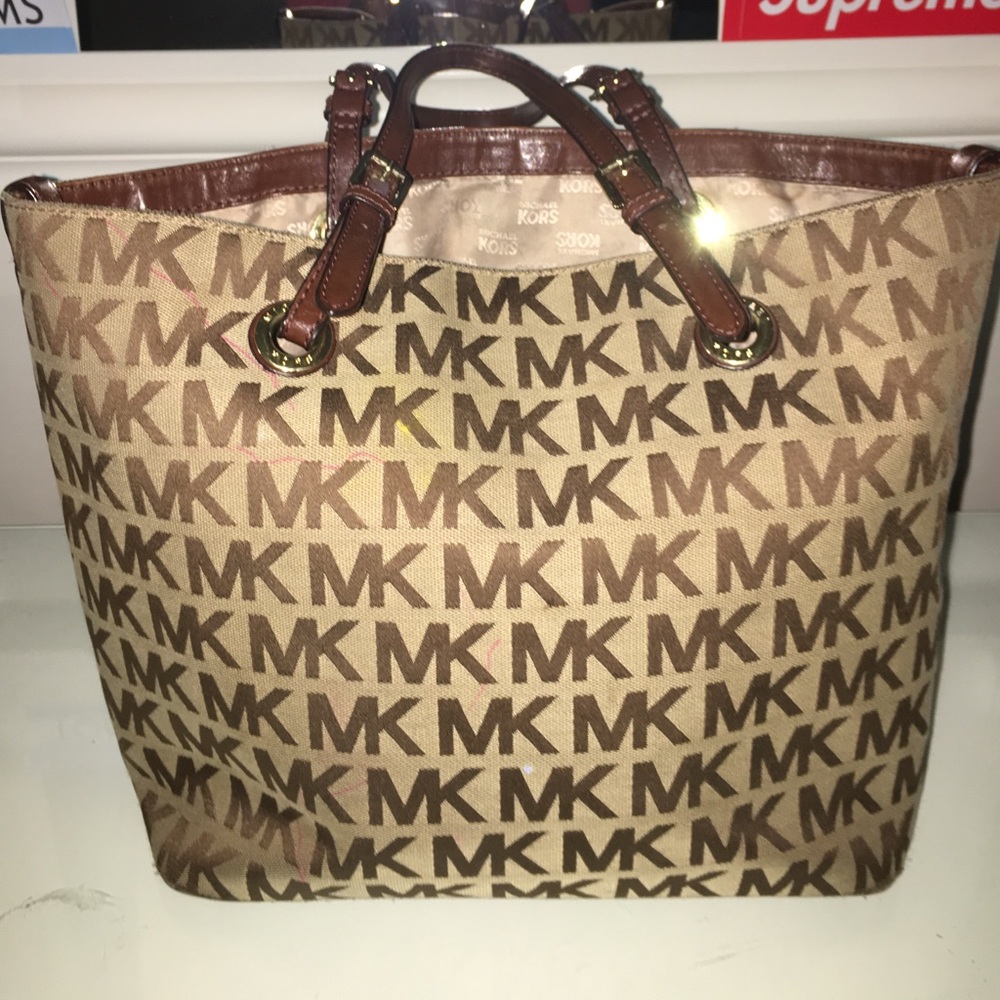 Authentic Michael Kors Tote bag!