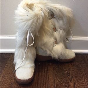 Oscar sport white fur snow boots size 6