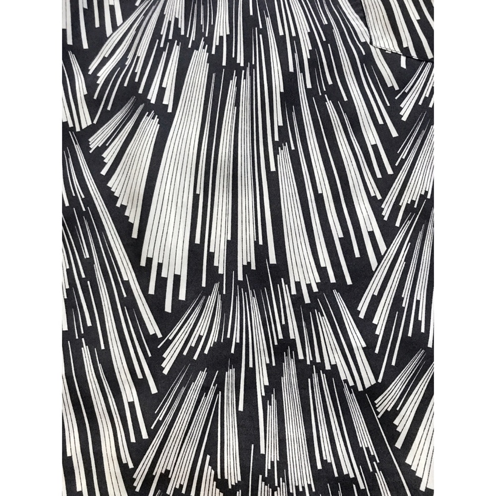 Abstract Print Top - Picture 2 of 3