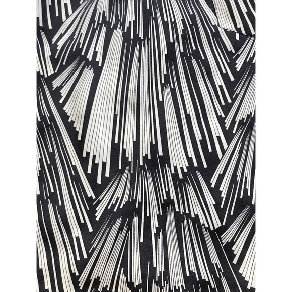 Abstract Print Top - Picture 2 of 3