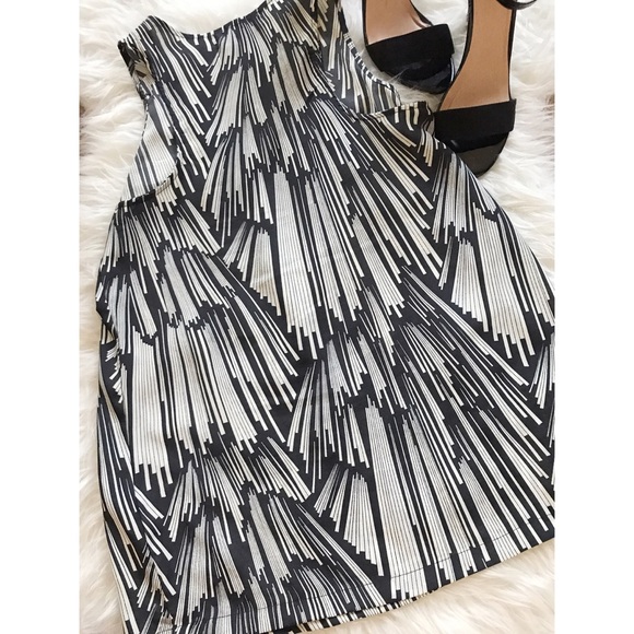 Abstract Print Top - Picture 3 of 3