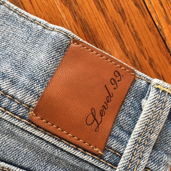 Level 99 crop leg flare w frayed edge Sz 29 - Picture 5 of 8