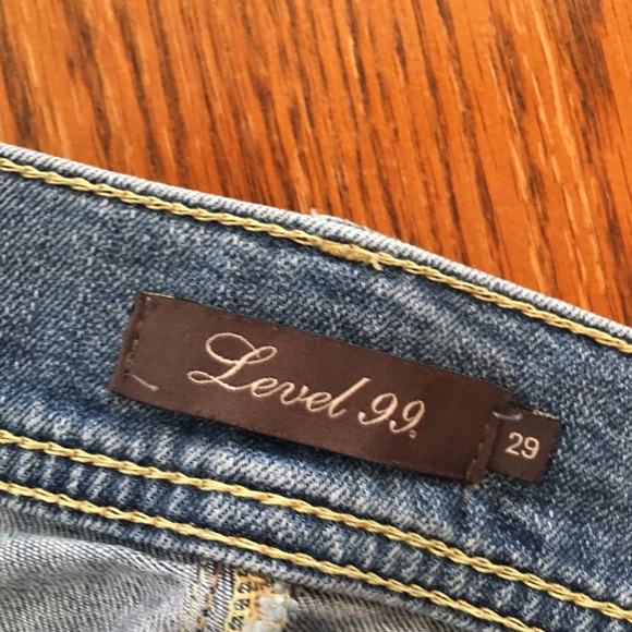 Level 99 crop leg flare w frayed edge Sz 29 - Picture 6 of 8