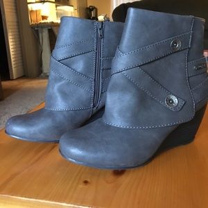 Grey wedge booties