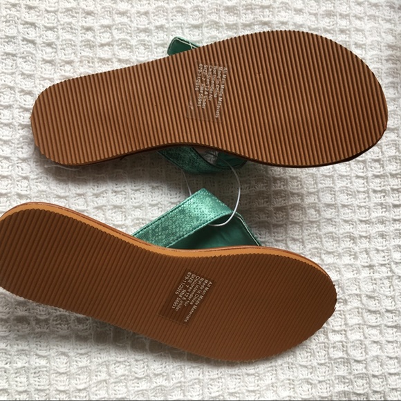 Metallic Teal Snakeprint Buckle Sandals New - Picture 6 of 6