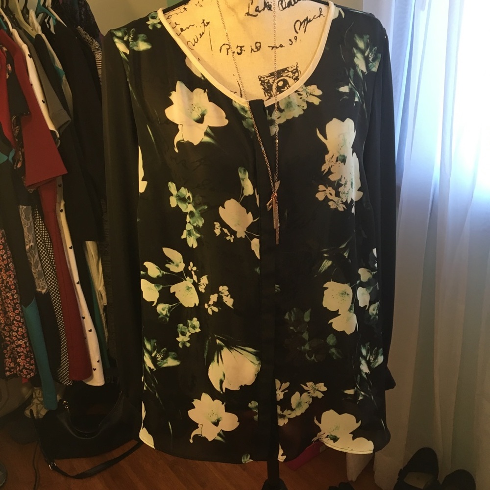 Worthington brand top.
