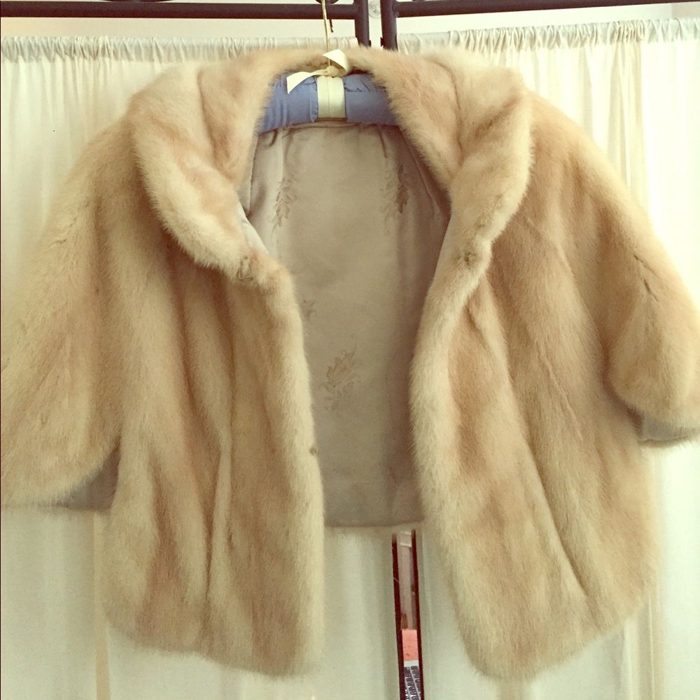 Vintage Fur Stole 💛