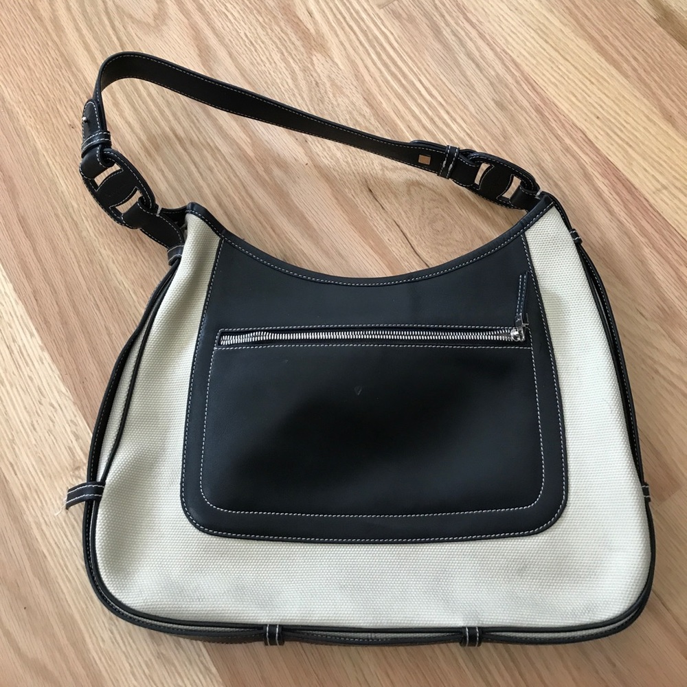 👜Ferragamo handbag. 18in high& 12 1/2 in long