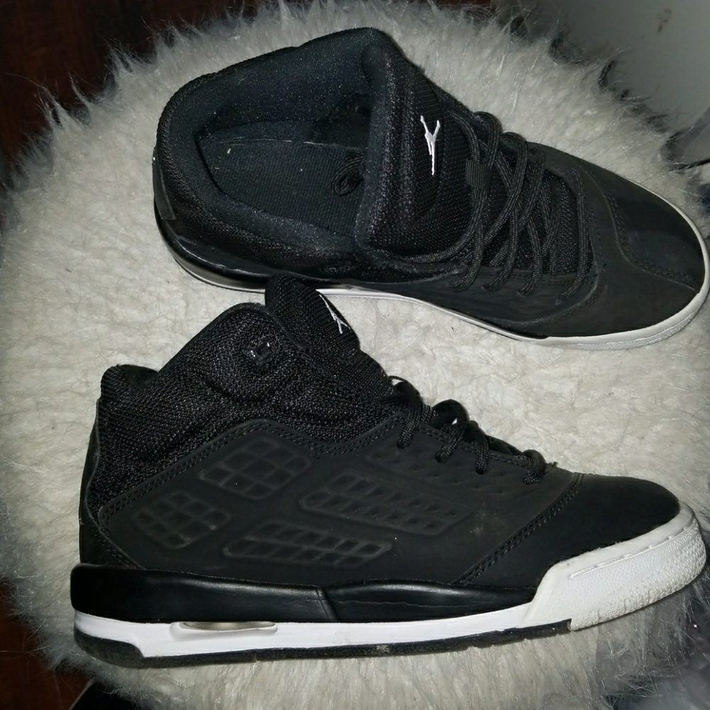 Black Jordans 5Y