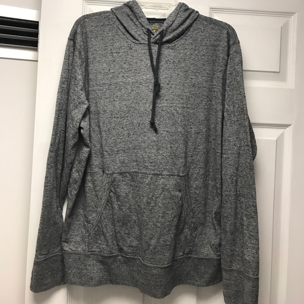 American Eagle 🦅• Gray Pullover w/hood • Size L