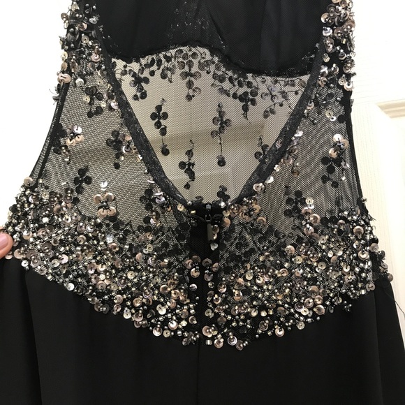 Silver and Black Gown - Picture 5 of 8