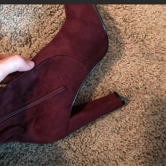 Burgundy knee high boots - Picture 3 of 5