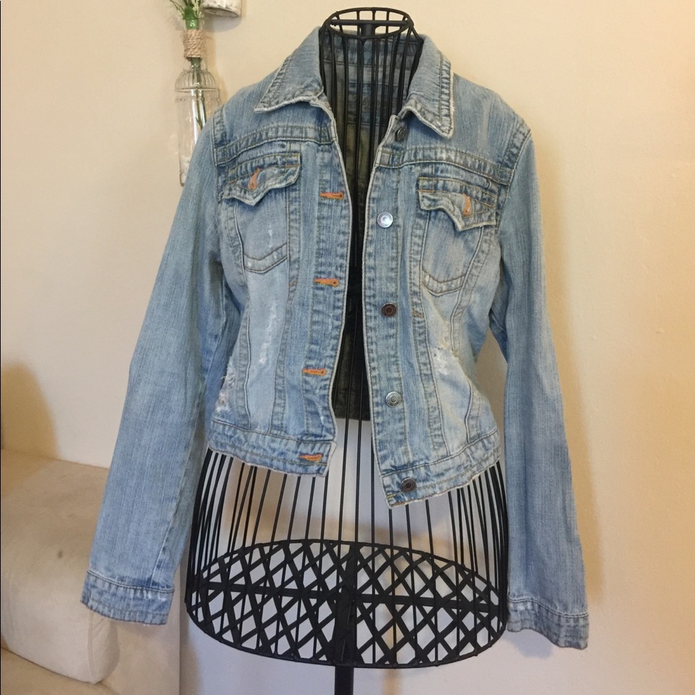 🚫SOLD on another site 🚫 The perfect Jean jacket