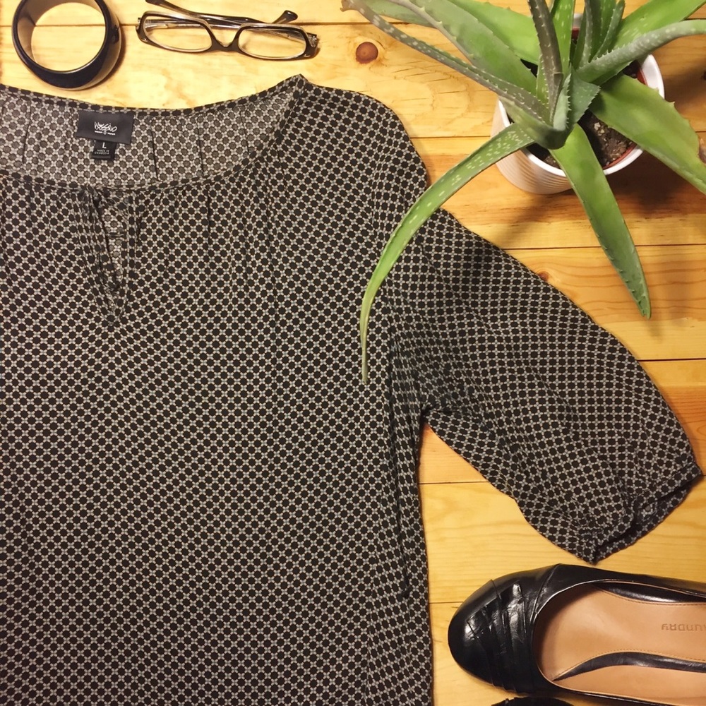 Mid-sleeve peasant style top