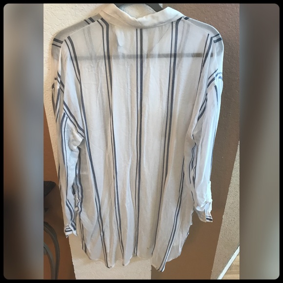 ✨🆕 GBX SHIRT✨ - Picture 2 of 5