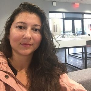 Meet your Posher, Flavia