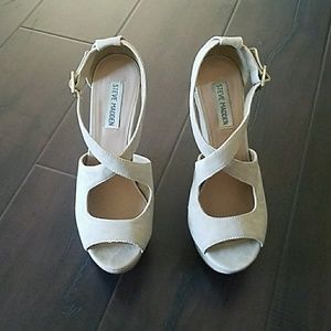 Steve Madden nude wedges