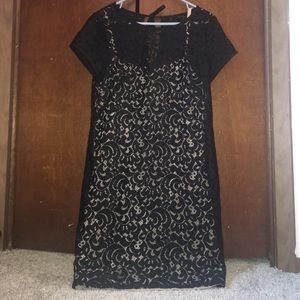 A two - layered dress, short sleeve