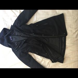 BLACK PATAGONIA WOMENS MEDIUM STORMDRIFT PARKA