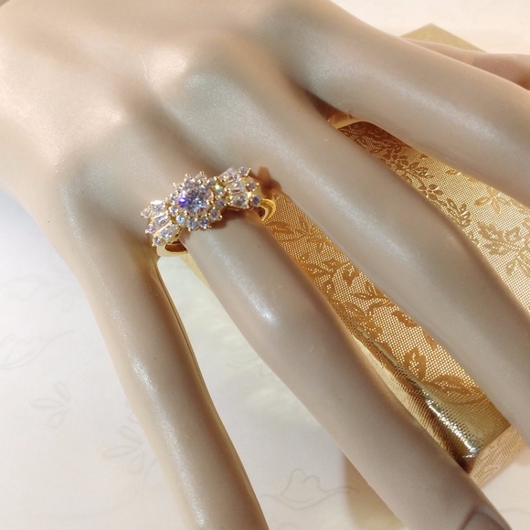 Simulated Diamond CZ 14k YG Swarovski Gemstones™ Size 7 - Picture 3 of 9