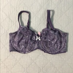 NWOT SEXY PURPLE LACE VICTORIA'S SECERT BRA!!