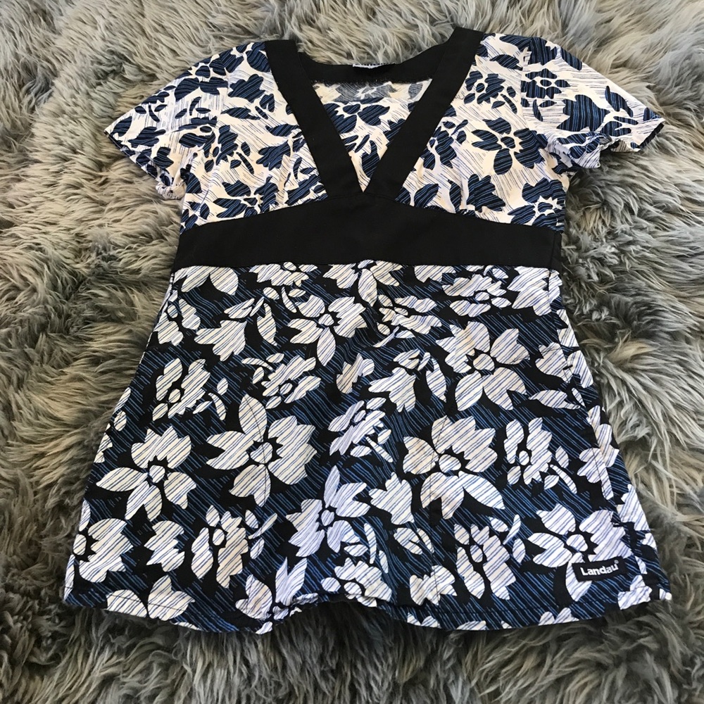 Landau XS scrub top, black, white and blue flowers