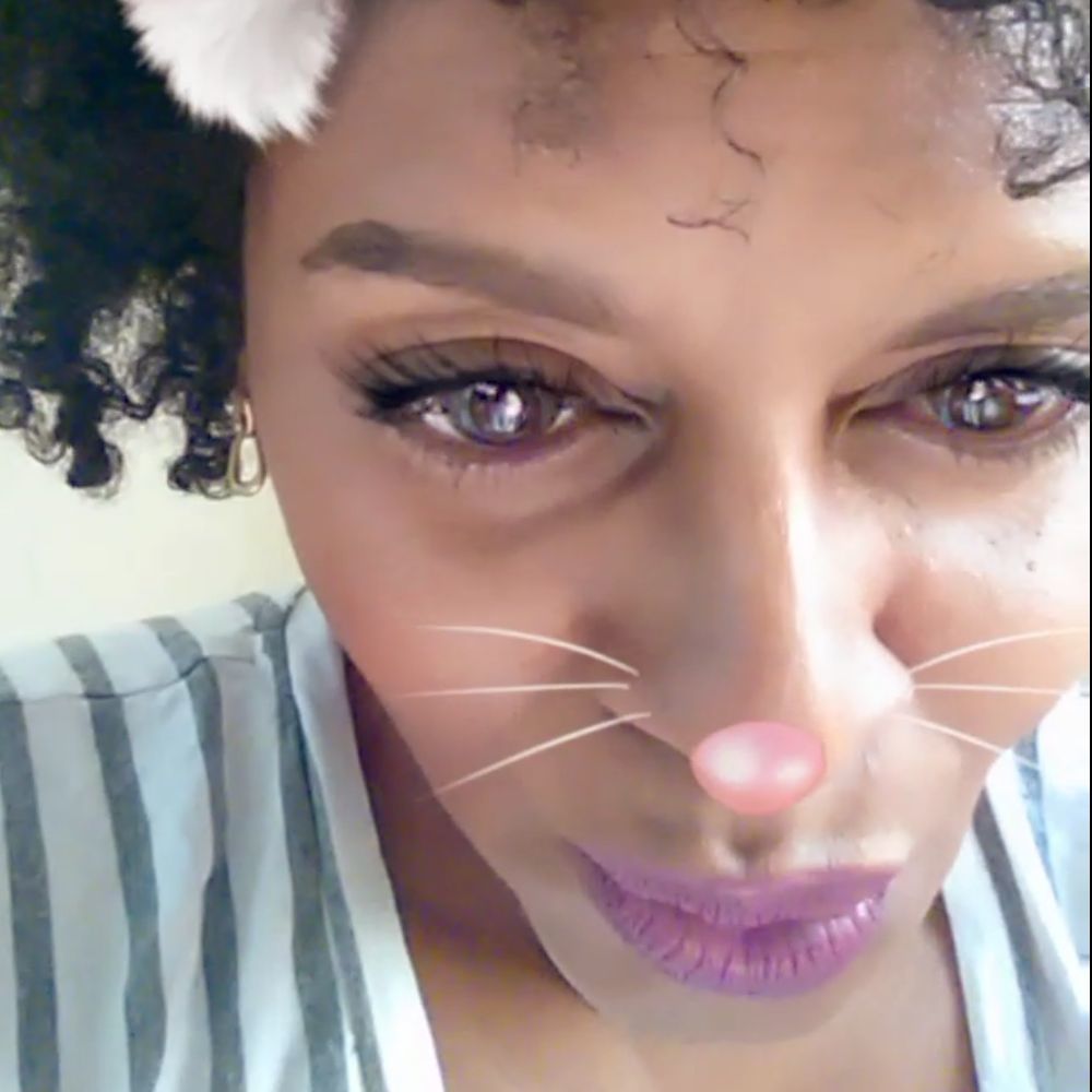 Meet your Posher, Mia