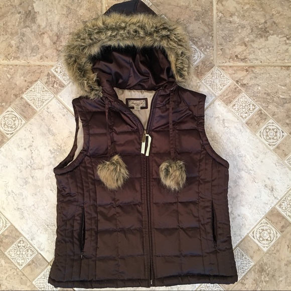 American Rag Jackets & Blazers - Puffer vest