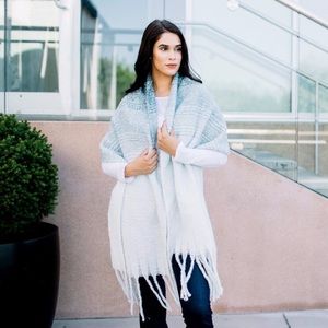 Mer-Sea Cozy Wrap in Teal