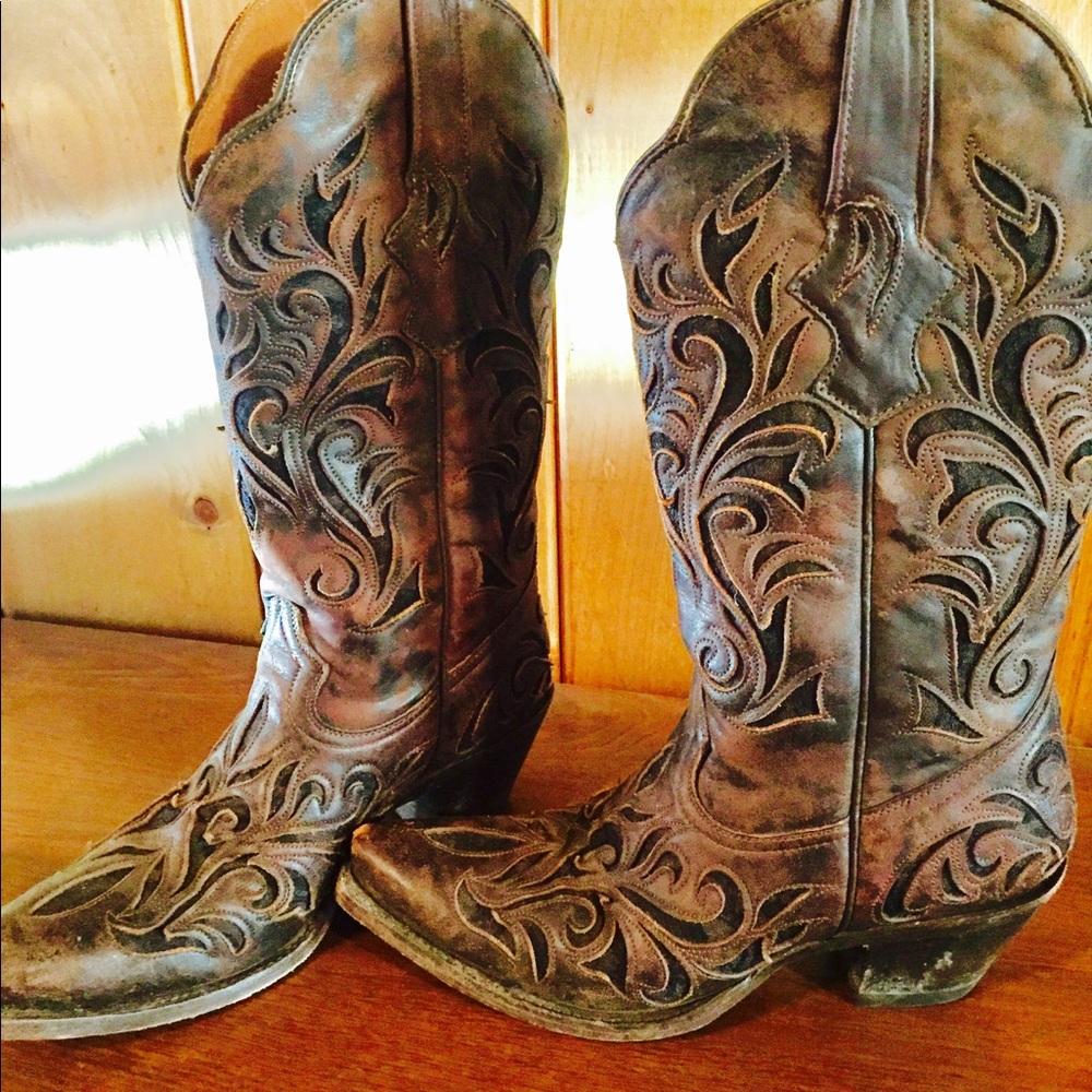 Stetson boots BEAUTIFUL weathered design with lace